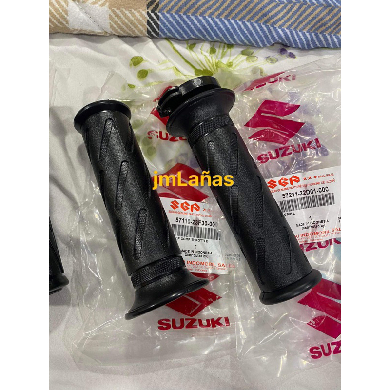 Genuine Handle Grip set left & right for R150 Carbtype & fi | Shopee ...