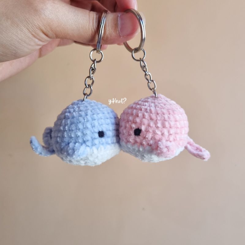 Crochet Kissing Whale Keychain Couple Bestfriend keychain