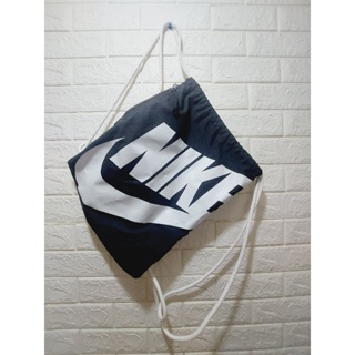 Nike Heritage Drawstring Bag (13L).