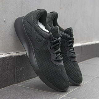 Nike tanjun cheap mens black