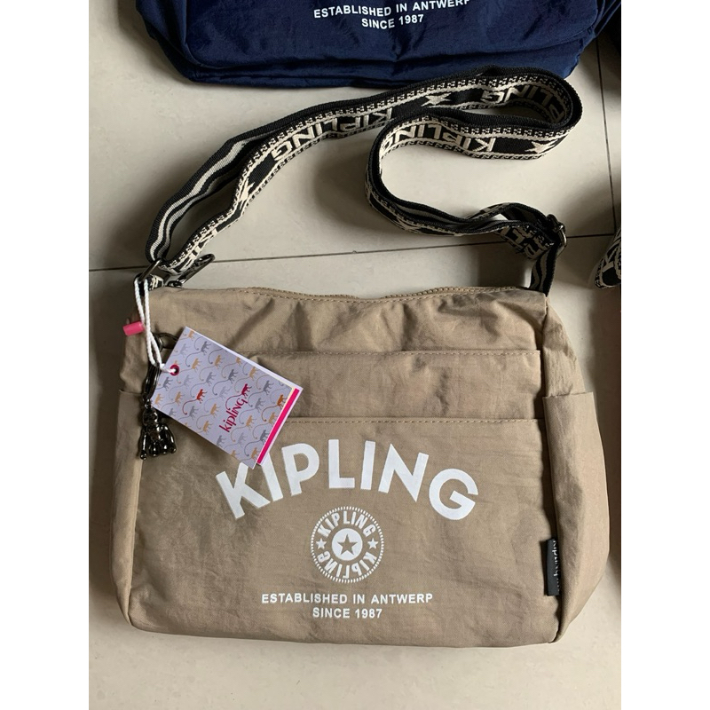 Kipling large sized sling bag original authentic special limited
