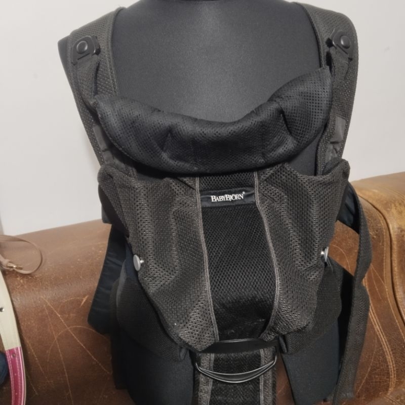 Baby bjorn hot sale carrier second hand