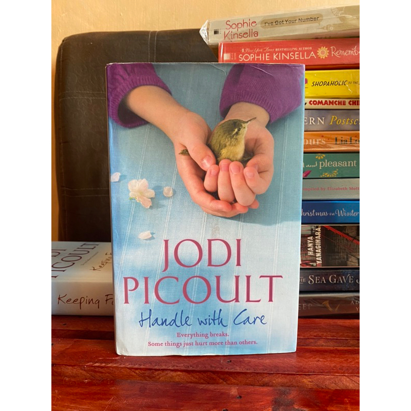 PREOWNED HANDLE WITH CARE JODI PICOULT HARDBOUND Shopee Philippines