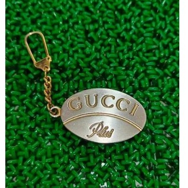 Gucci key chain holder store