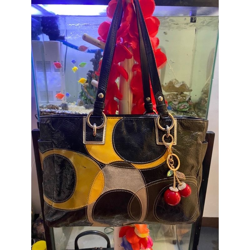 Coach black patent leather tote deals