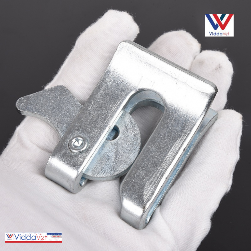 Galvanized door lock for piggery door lock for pig pens pig farrowing ...