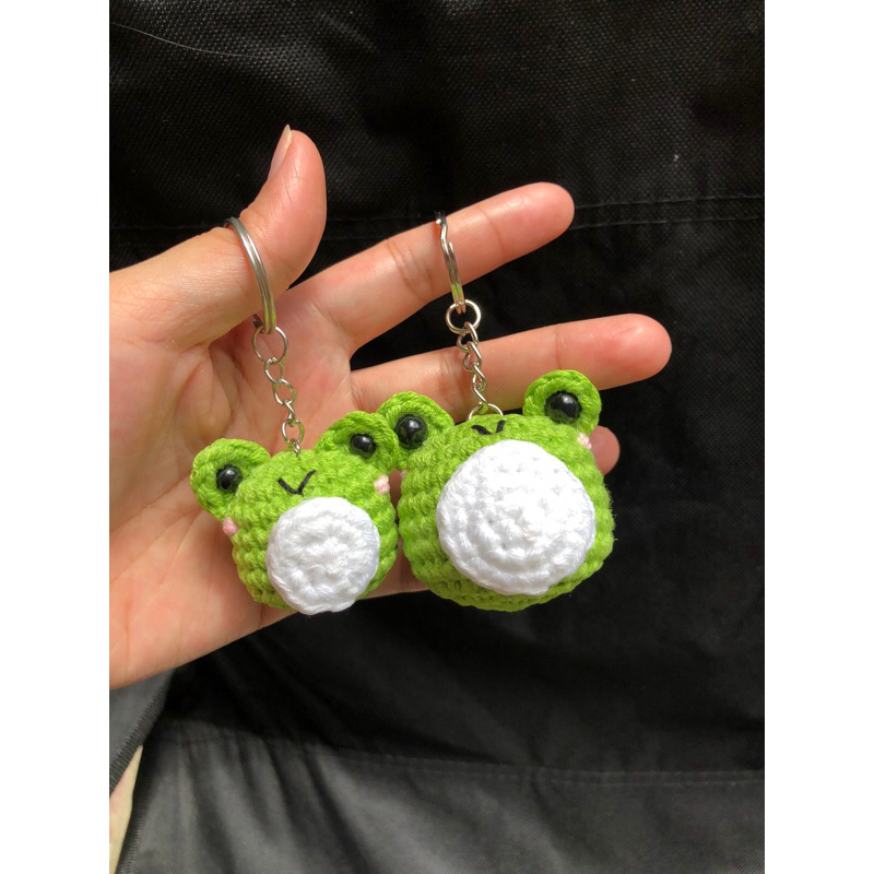 frog keychain (small ) handmade crochet amigurumi gifts souvenirs