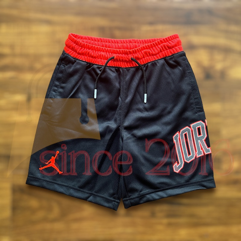 black crimson jordan 1