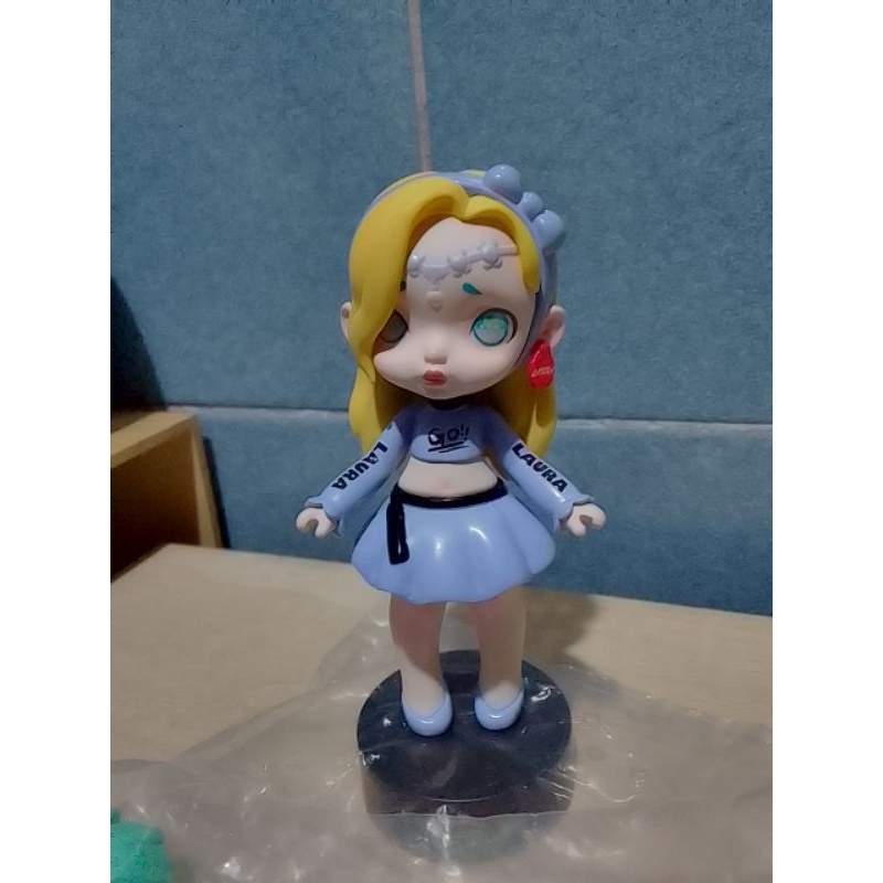Laura Pool Party series blind box figure( no box ) | Shopee Philippines