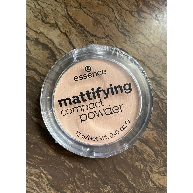 Essence Mattifying Compact Powder/ Catrice Poreless Perfection Powder ...