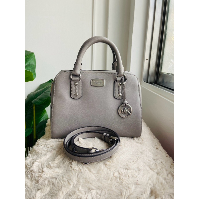 Michael kors satchel saffiano outlet