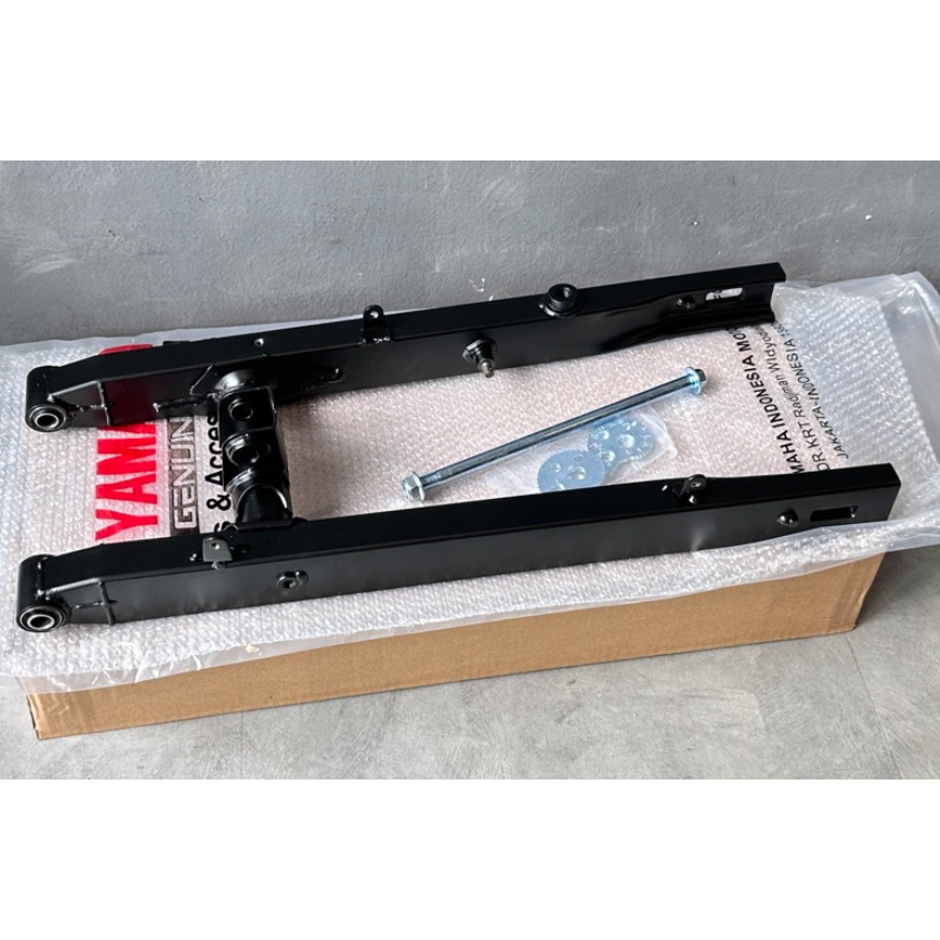 YAMAHA STOCK SWING ARM / REAR ARM COMP (2PV) FOR SNIPER 150 V1 AND V2 ...