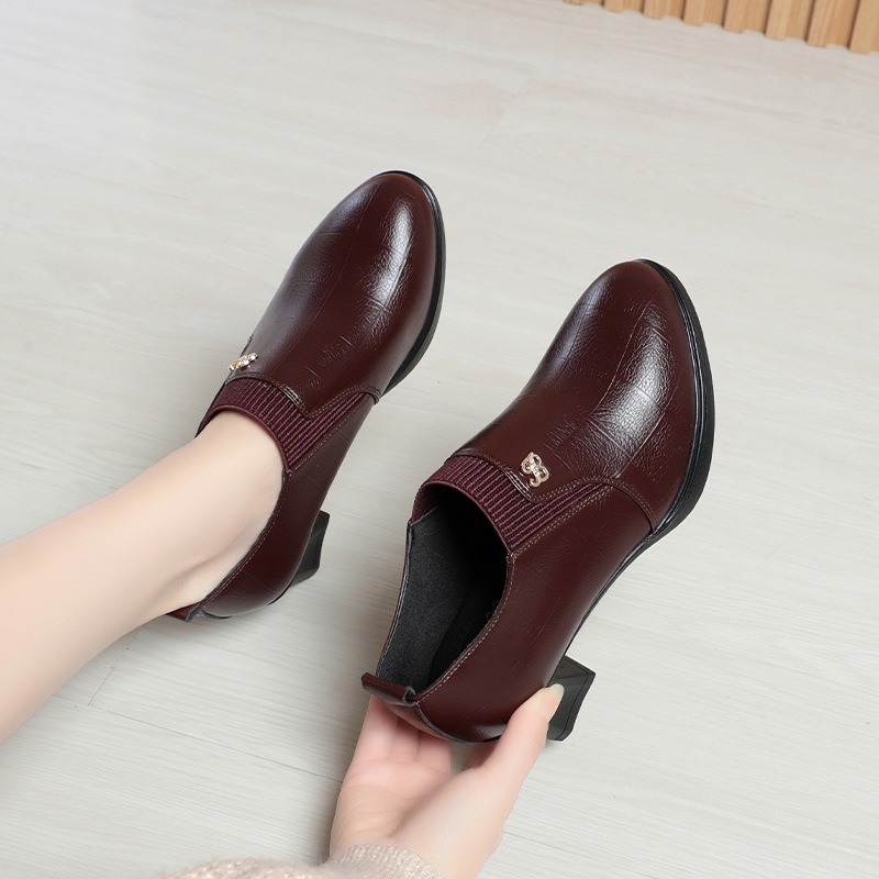 Size 35-40 Fashion Soft Sole Comfortable Women's Leather Shoes