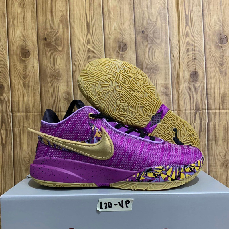 Lebron deals shoes purple