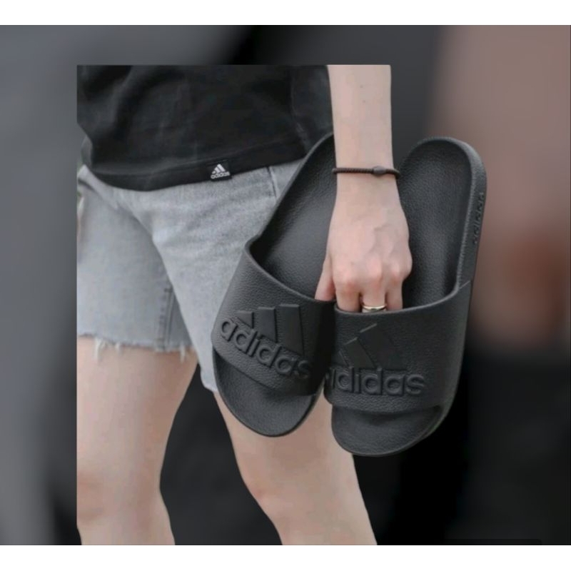 adilette triple black