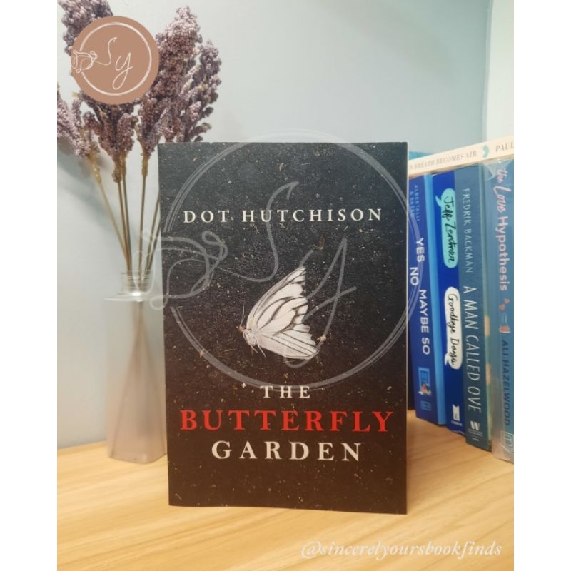 The Butterfly Garden (The Collector, 1) by Dot Hutchison (Authentic US