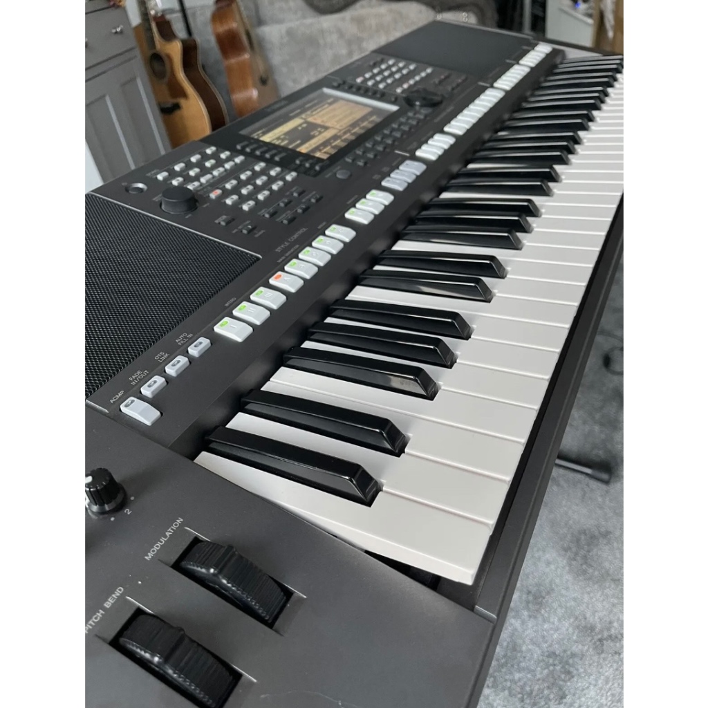 VINTAGE 61 Key Yamaha PSR-18 Electronic Keyboard Portatone w