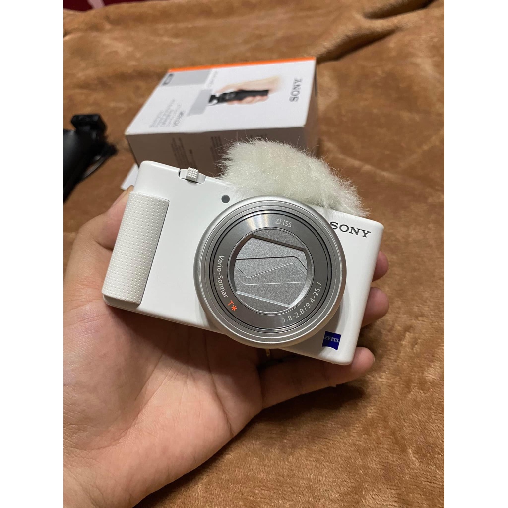 Sony Digital Camera ZV1F White WiFi Ready 4x Digital Zoom Vlogger