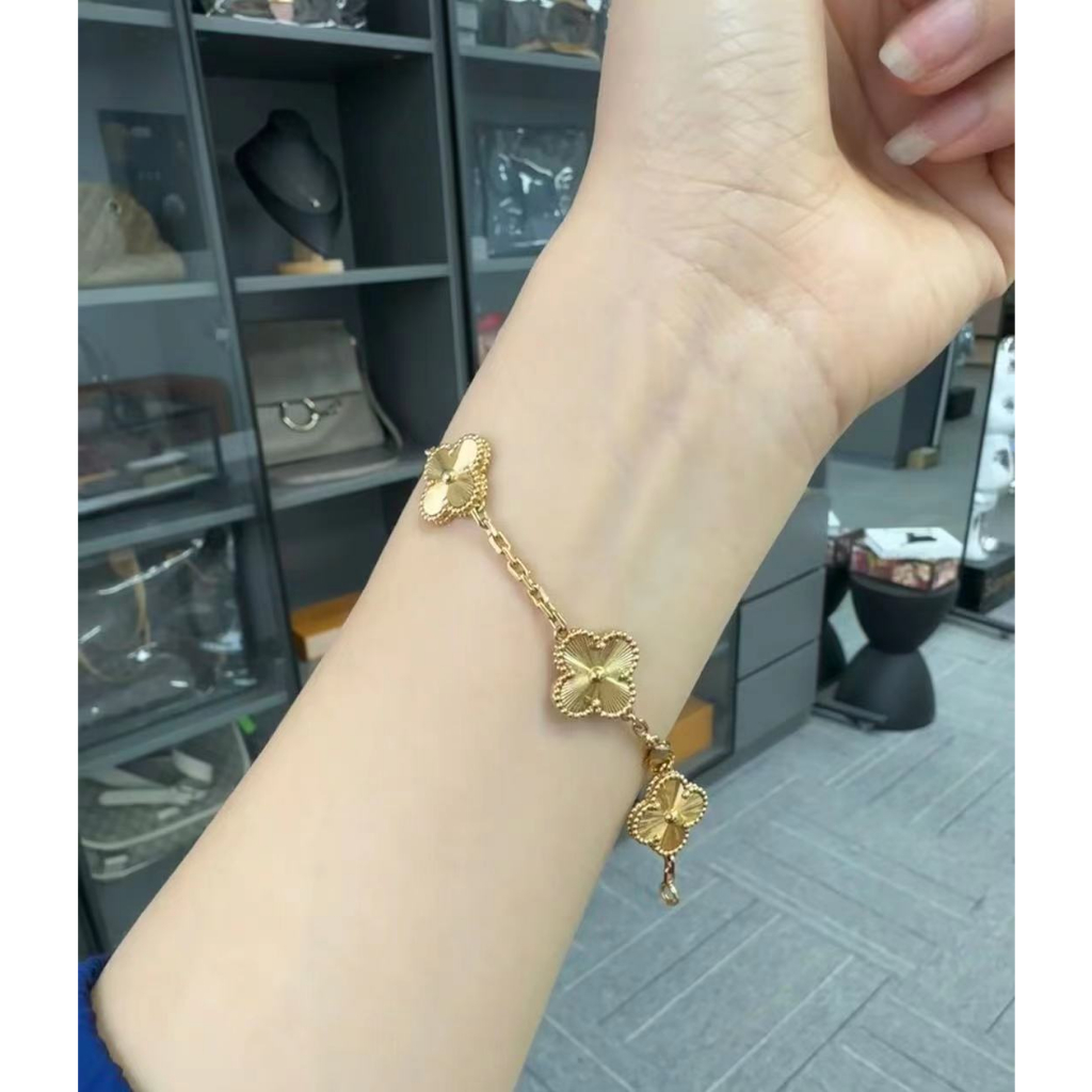 Vca gold online alhambra bracelet