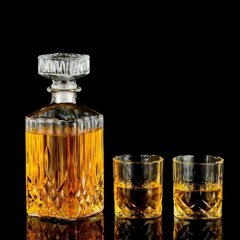 Whiskey Decanter, Enhances Taste, Crystal Glass, 750ml Capacity