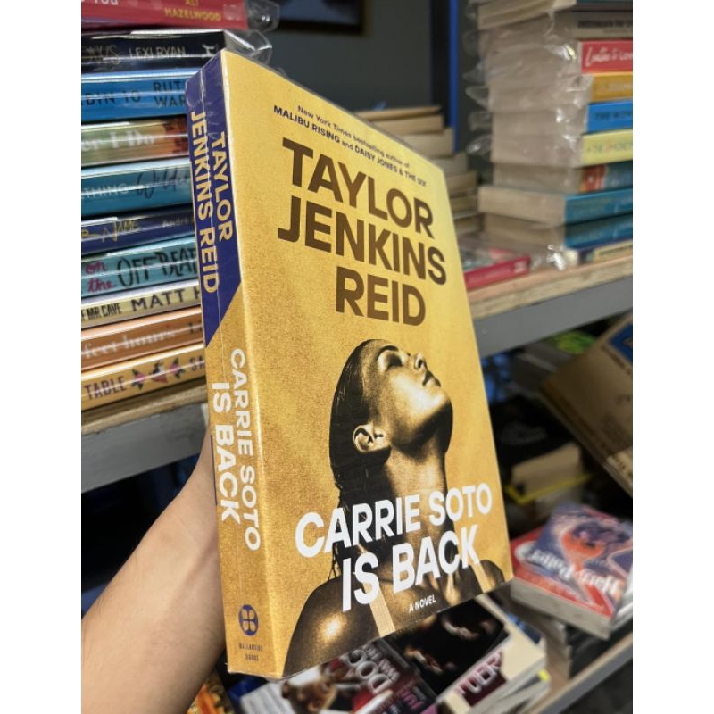 carrie soto is back - taylor jenkins reid (booktok) | Shopee Philippines