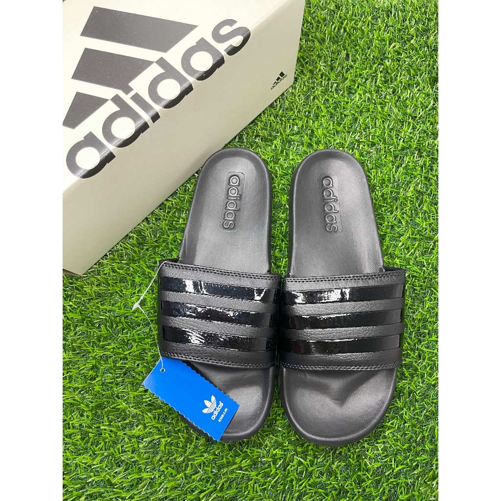 adilette triple black