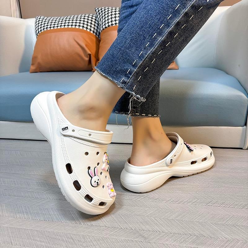 Women's Classic Crocs Summer Beach Shoes Comfortable and Durable