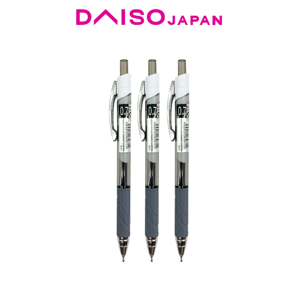 Daiso Oilbased Smooth Writing Ballpoint Pens (0.7mm, 3 pieces