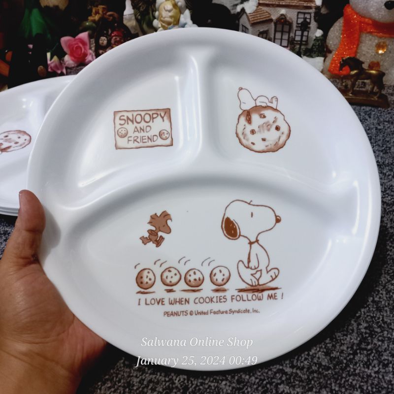 10.3" BIG SIZE CORELLE BY CORNING USA MICROWAVABLE DIVIDED SNOOPY PLATE