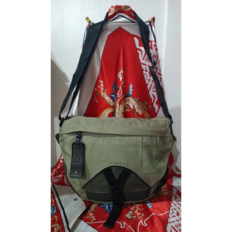 Airwalk sling bag best sale