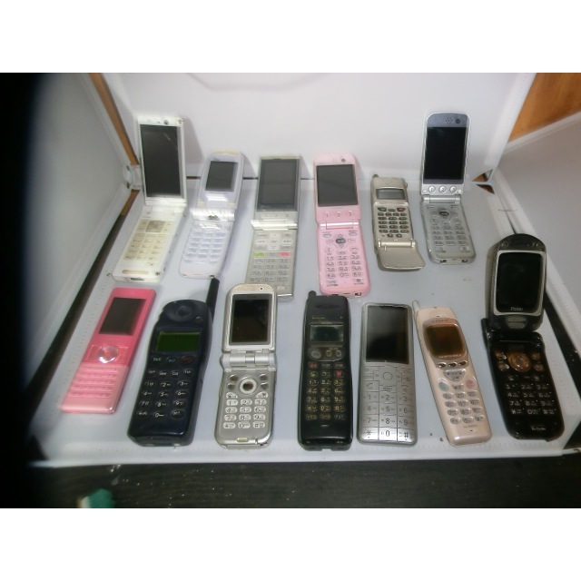 Old japan mobile phones (not working & with flaws-for collection or ...