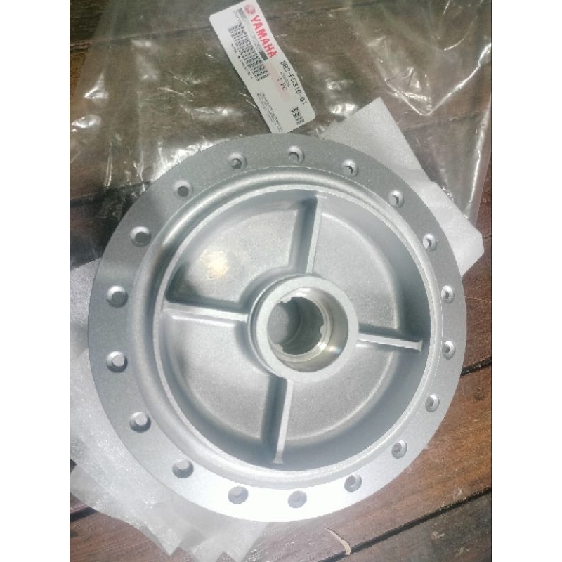 Original Yamaha Rear Hub for Yamaha YTX125 STX 125 RS100 RS110f ...