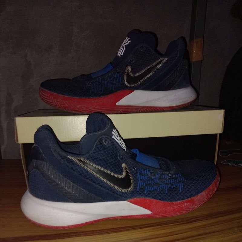 kyrie flytrap 2 blue and white