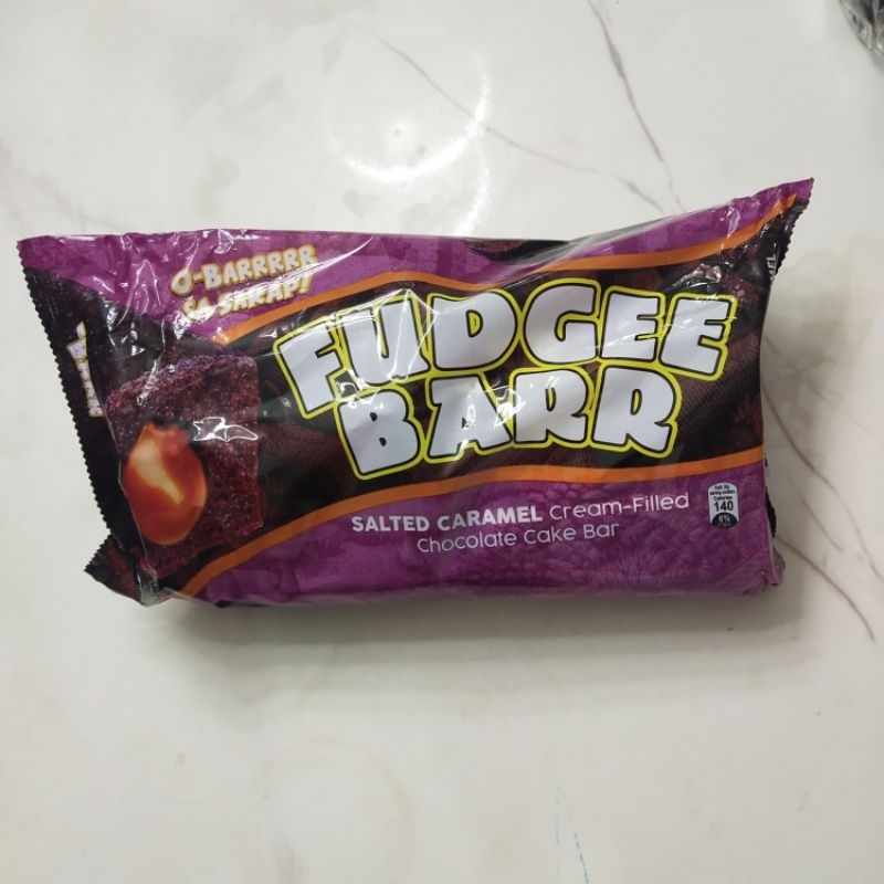 Rebisco Fudgee Barr Salted Caramel Cream Filled Chocolate Cake Bar 38g