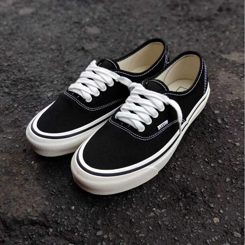 Vans store authentic bnw