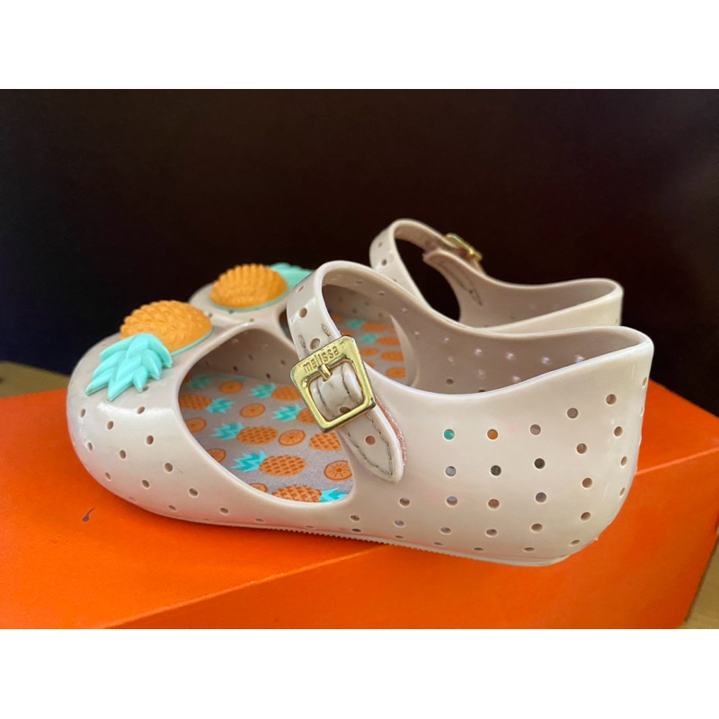 Mini melissa hot sale pineapple shoes