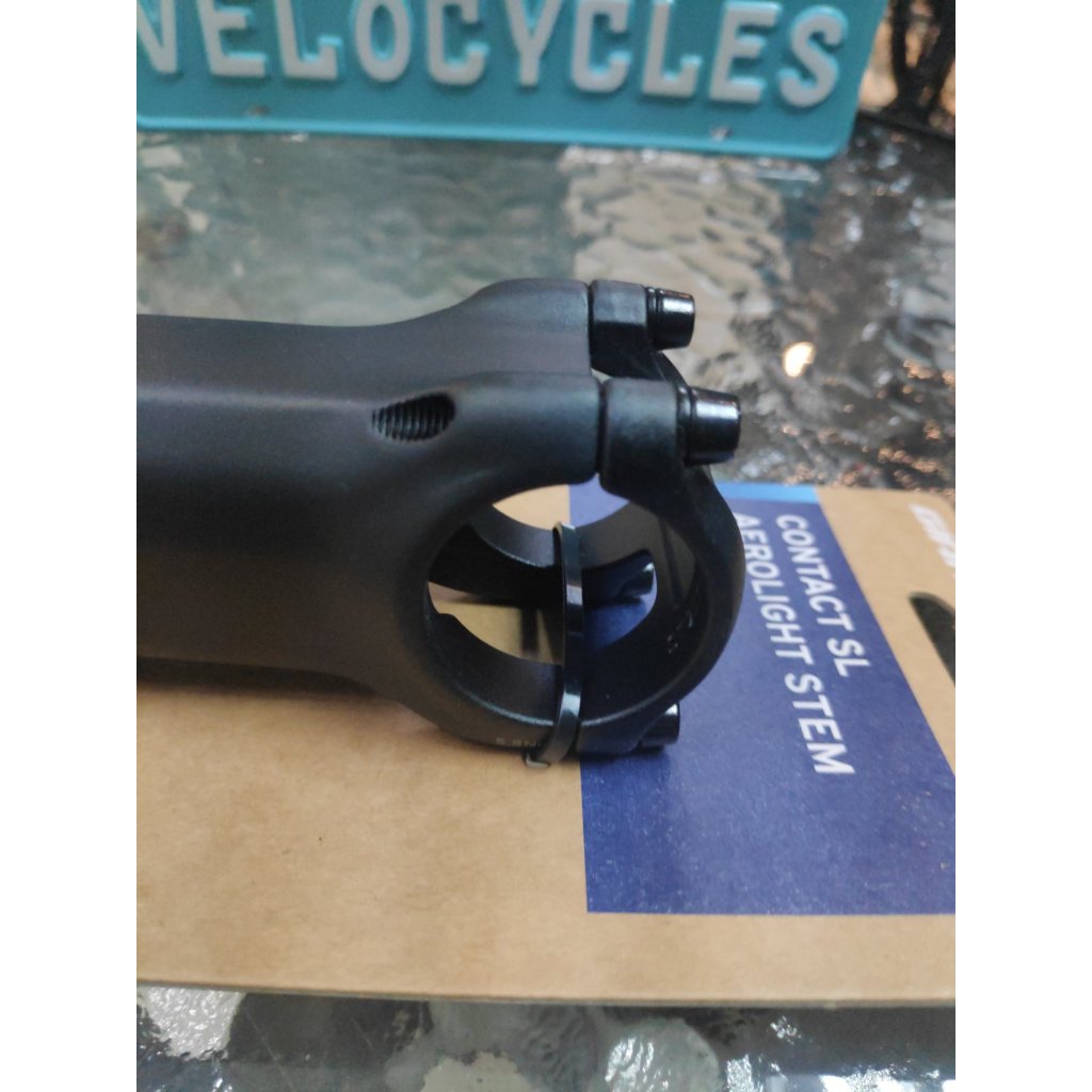 GIANT CONTACT SL AEROLIGHT STEM 10°/100MM BLACK D-SHAPED GIANT CONTACT SL AEROLIGHT STEM 10°/100MM BLACK D-SHAPED