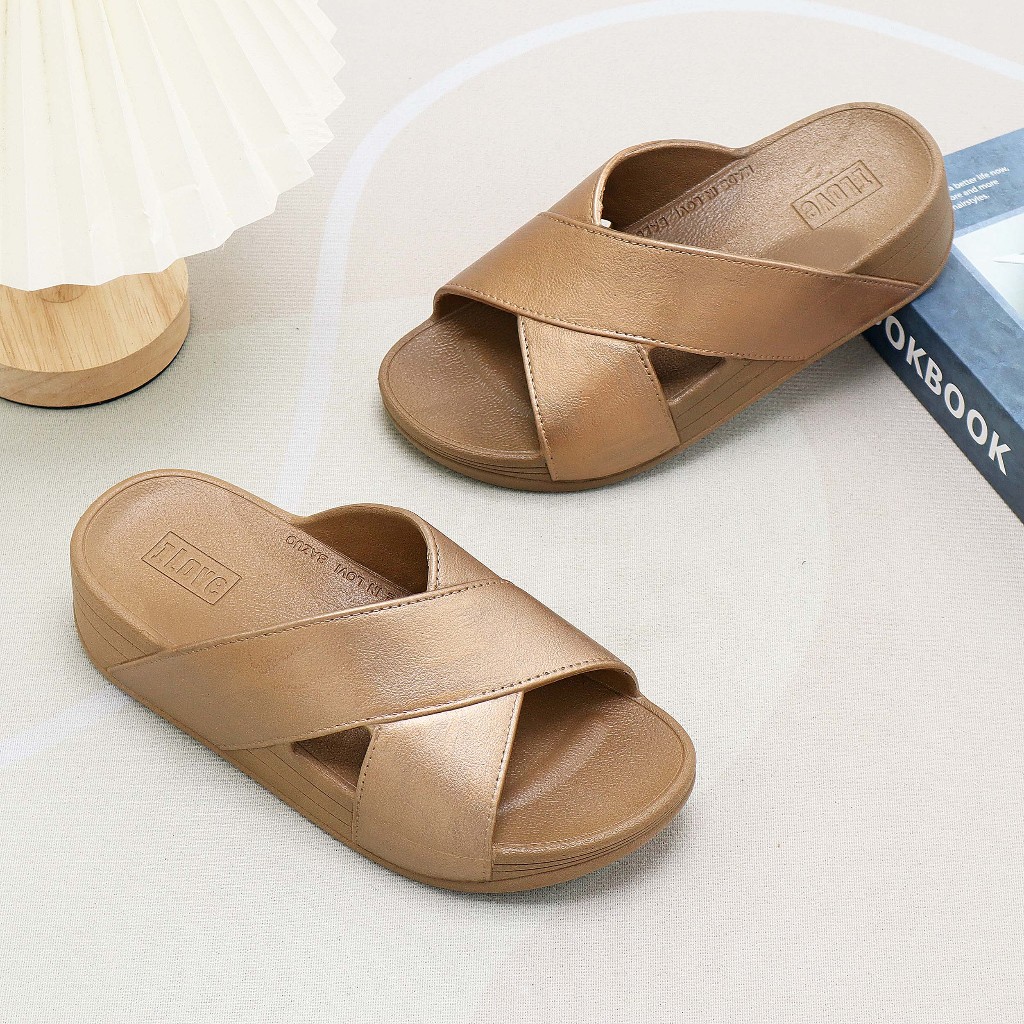 M-20 New Womens Tkick Sandal Foot Wear Wedge Sandals Slip On Shoe ...