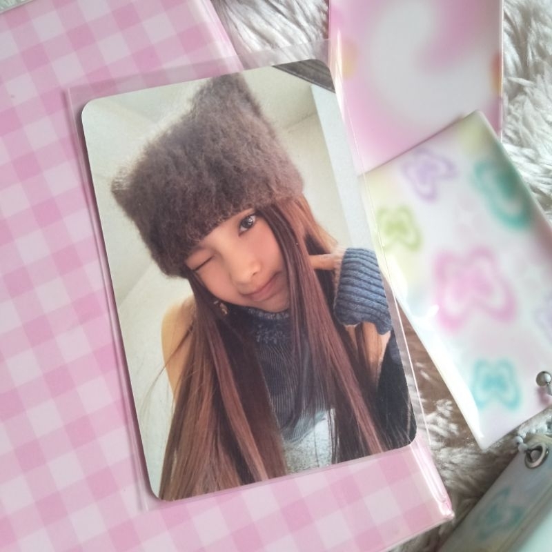 onhand official newjeans hyein omg set pc fur hat wink photocard ...