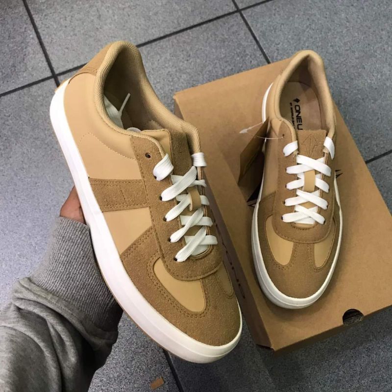 One Up by World Balance FALLON L Women's Shoes | Shopee Philippines