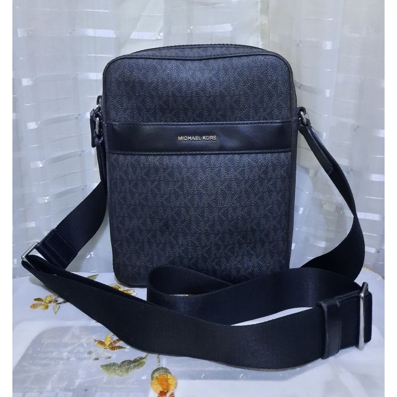 Michael kors men sling bag best sale