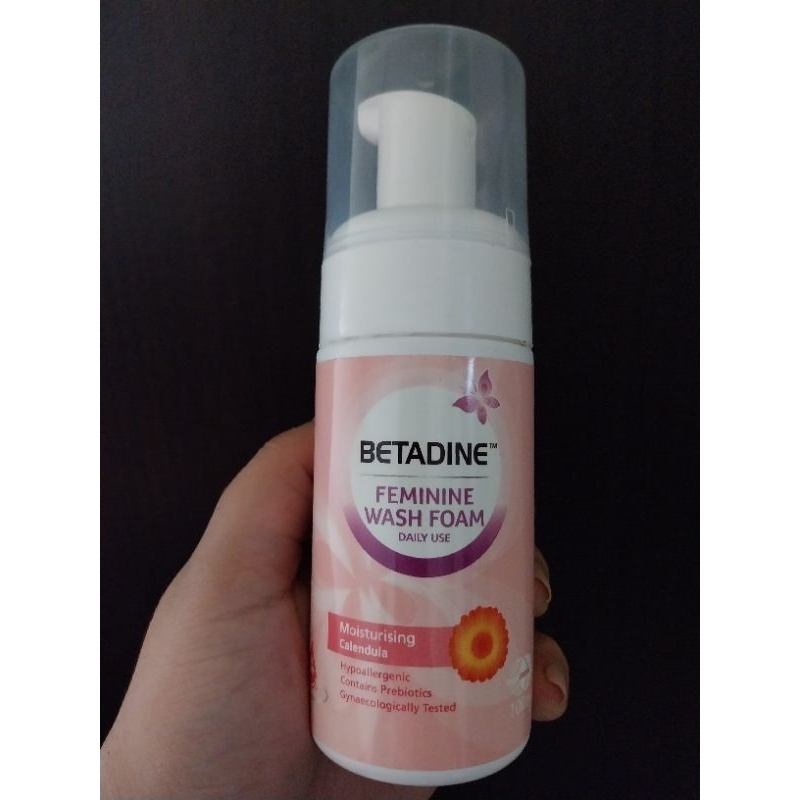 Betadine Feminine Wash Foam Moisturizing Calendula 100ml Shopee
