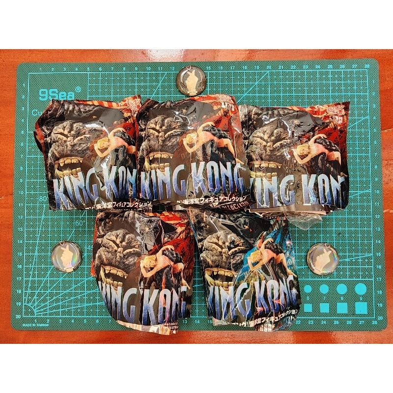 Kaiyodo King Kong Bottle Cap Mini Figure 2005 Battle In NY