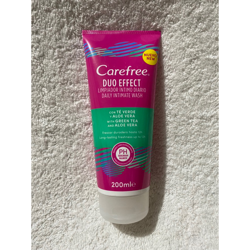 Carefree Duo Effect Daily Intimate Wash with Green Tea and Aloe Vera ...