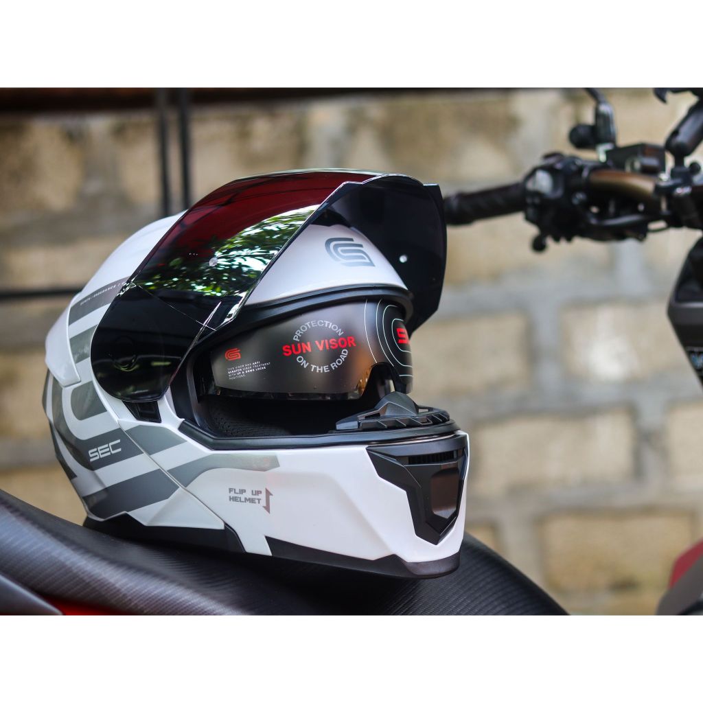 SEC HELMET PILOT BRAND WHITE TITANIUM DUAL VISOR WITH FREE CLEAR LENS
