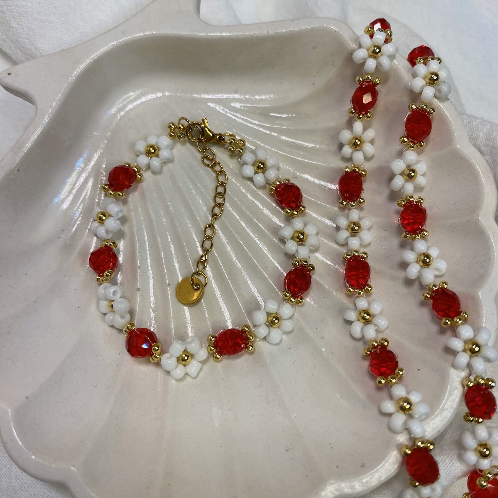 Noveline Red Handmade Beaded Bracelet Adjustable (5.5 to 7 inches