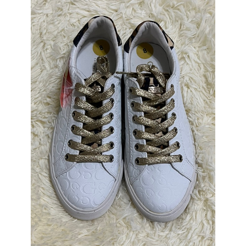 Guess Woman s White Lace Up Sneakers SIZE 8 NO BOX