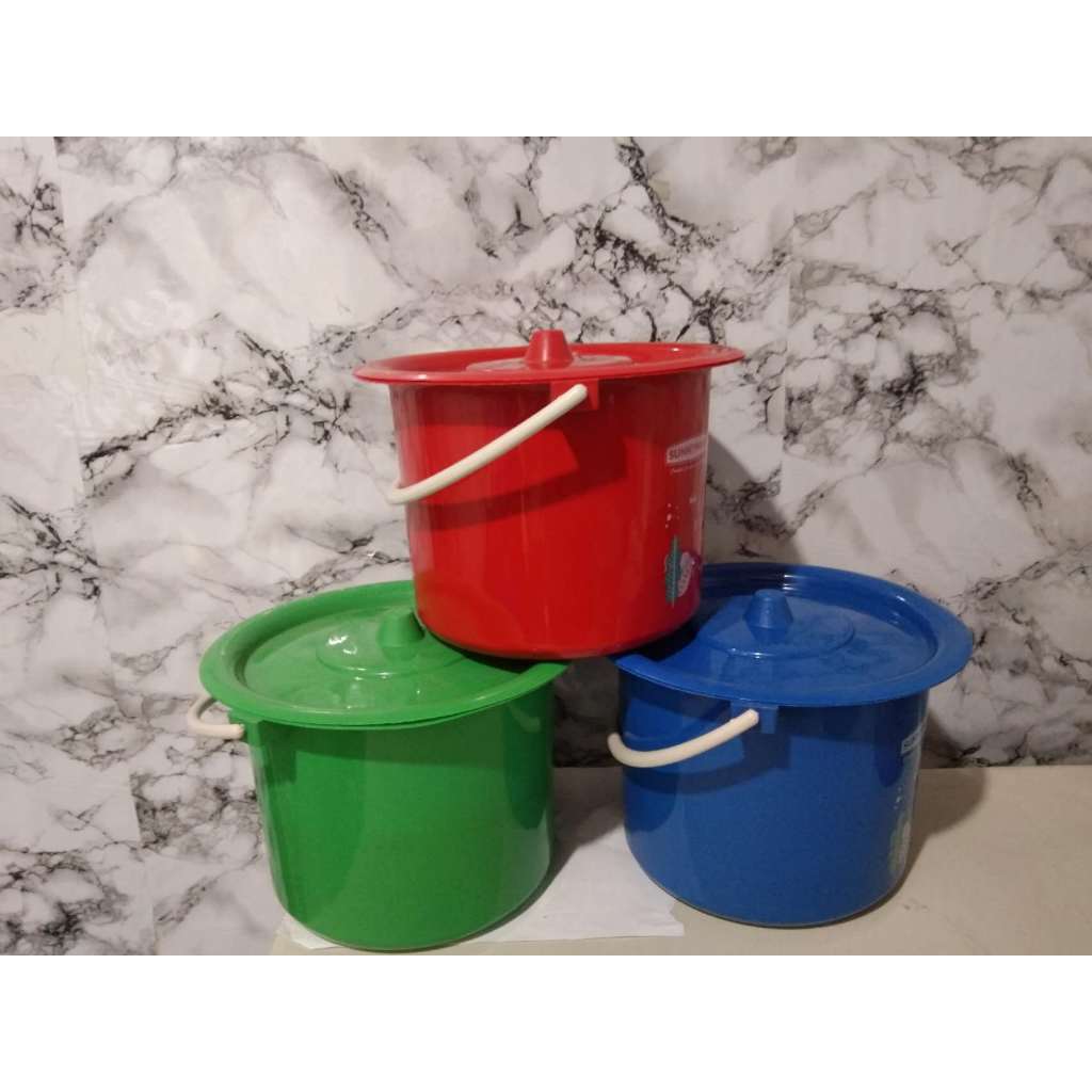 CHAMBER POT HIGH QUALITY ARENOLA WITH HANDLE RANDOM COLOR | Shopee ...