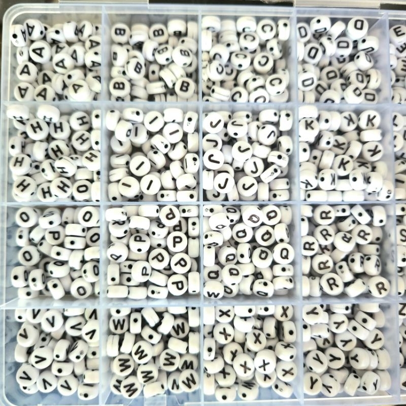 White Round Acrylic Alphabet Letter Beads for Jewelry Making and DIY