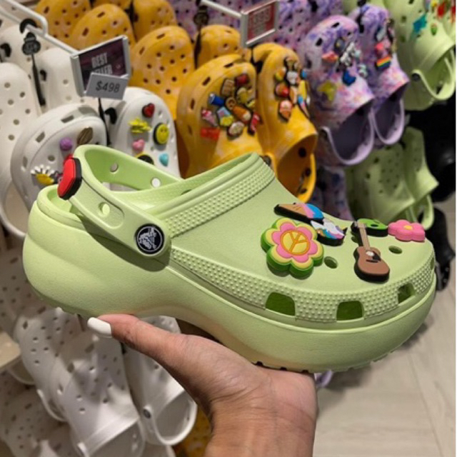 Original crocs classic platform clog in Celery size W7 (23cm) Shopee